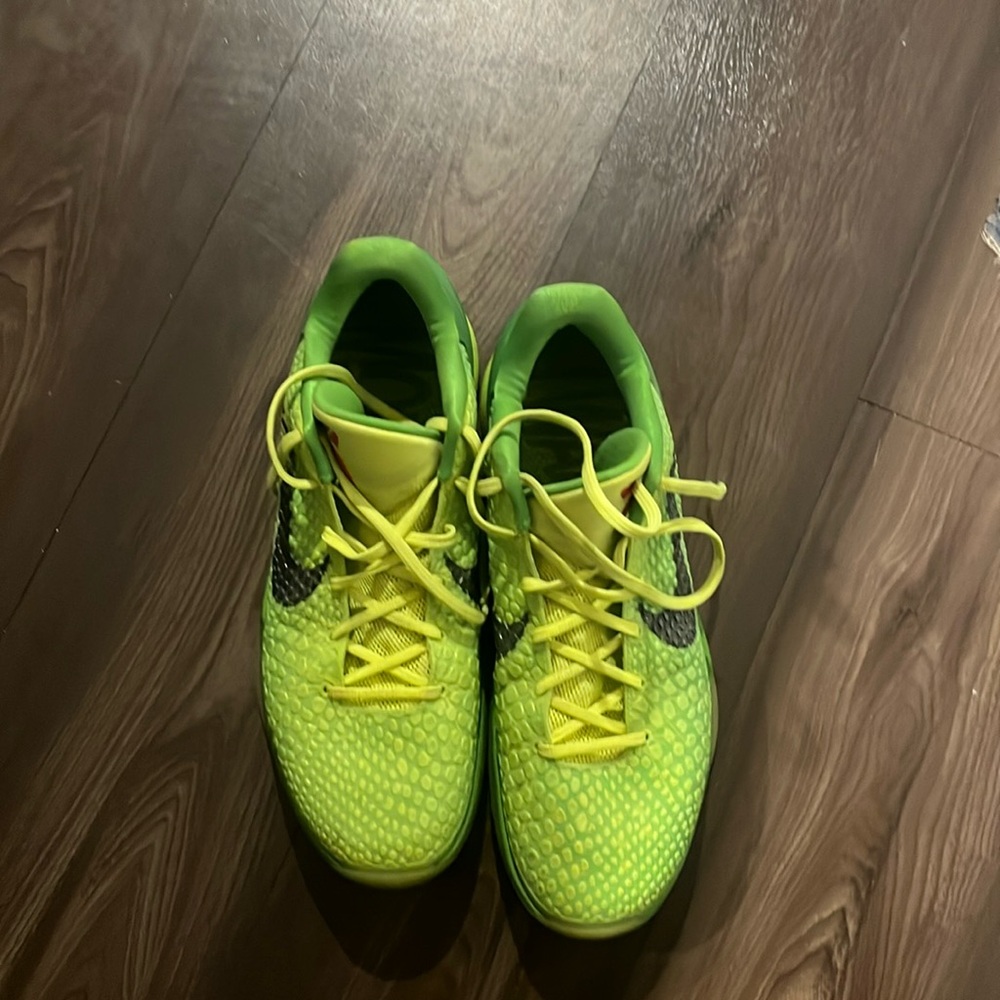 Nike Kobe grinch